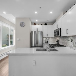 Photo 2 at 333 E 7th Avenue, False Creek Flats (Mount Pleasant VE), Vancouver East Photo 2 at 333 E 7th Avenue, False Creek Flats (Mount Pleasant VE), Vancouver East